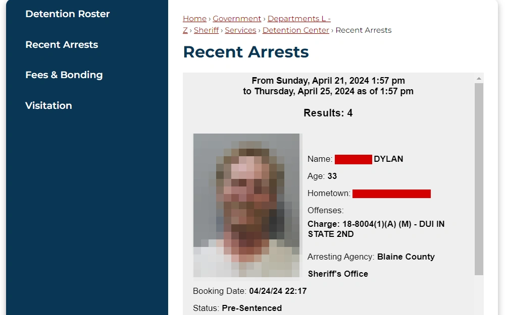The Blaine County Sheriff's Office's website showing recent arrests and mugshots that can be accessed by the public, including the offender's name, age, offenses, arresting agency, booking date, and status. 
